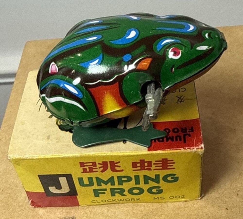 Vintage Jumping Frog Tin Wind Up Clockwork Toy MS-002 Made In China w/ Box